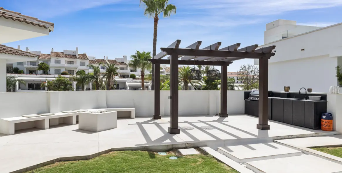 Long-term rent of detached villa in Nueva Andalucía 18