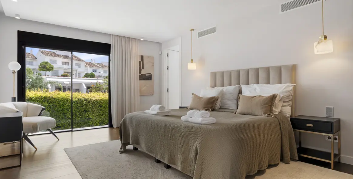 Long-term rent of detached villa in Nueva Andalucía 24