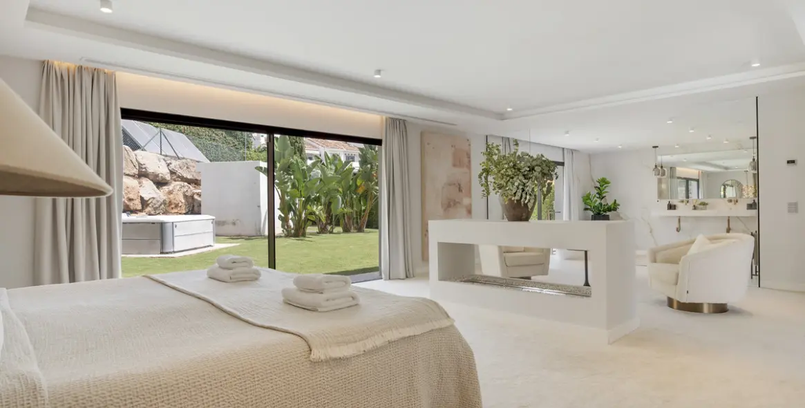 Long-term rent of detached villa in Nueva Andalucía 33