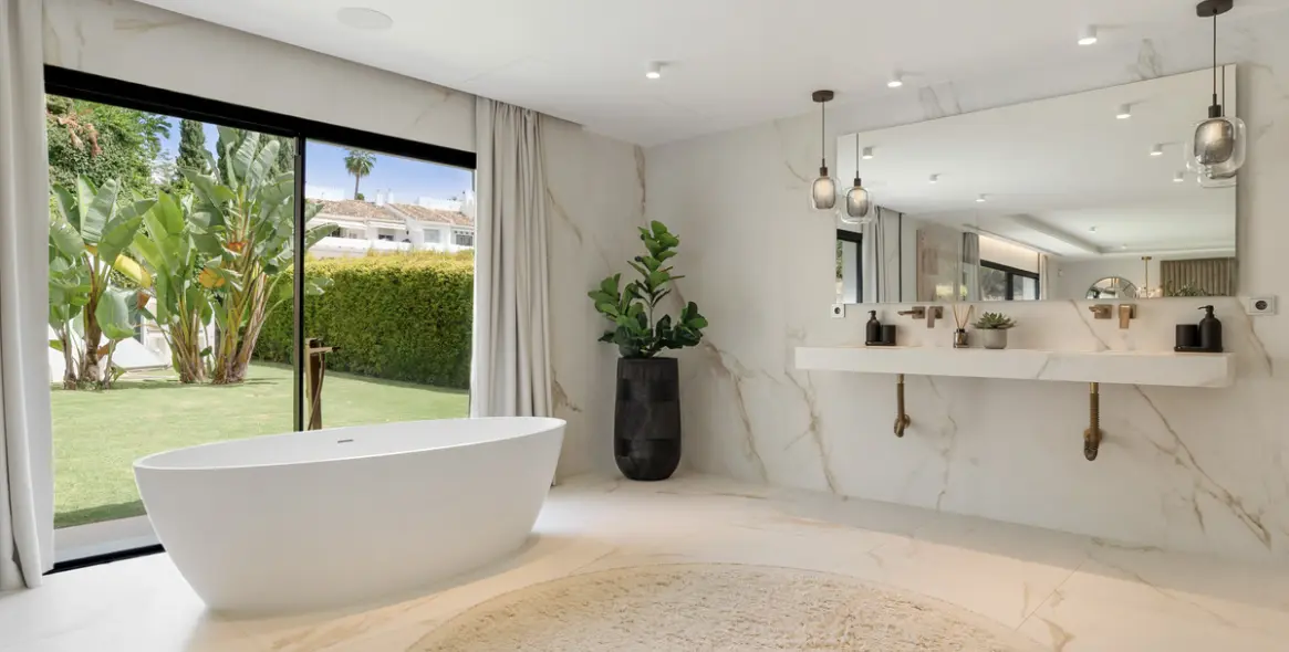 Long-term rent of detached villa in Nueva Andalucía 35