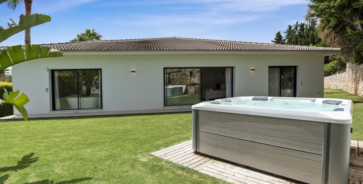 Long-term rent of detached villa in Nueva Andalucía 38