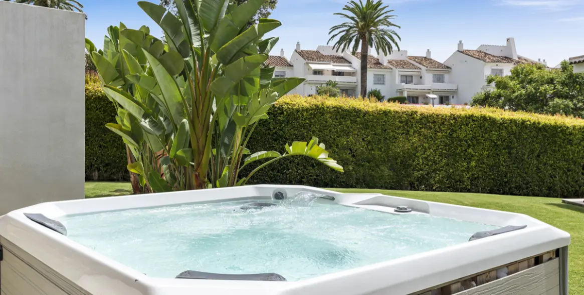 Long-term rent of detached villa in Nueva Andalucía 39