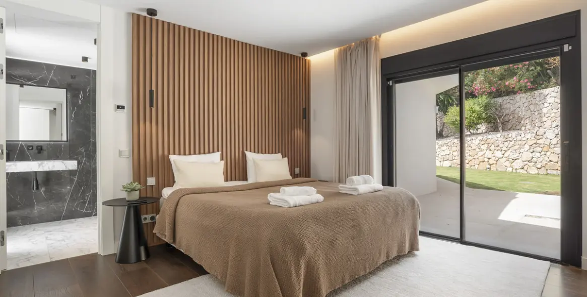 Long-term rent of detached villa in Nueva Andalucía 42