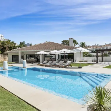 Долгосрочная аренда  отдельно стоящей виллы в Nueva Andalucía