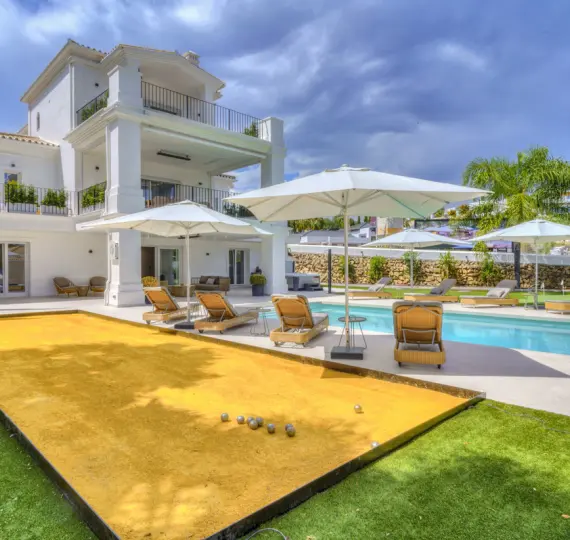 Краткосрочная аренда  отдельно стоящей виллы в Nueva Andalucía