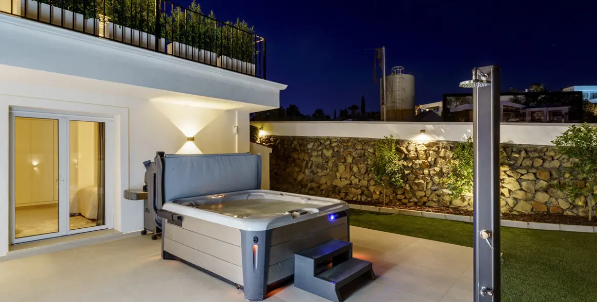 Short-term rent of detached villa in Nueva Andalucía 8