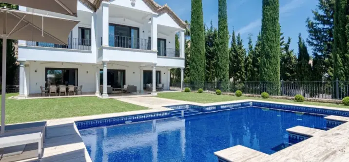 Short-term rent of detached villa in Sierra Blanca 0