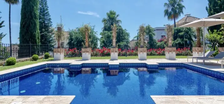 Short-term rent of detached villa in Sierra Blanca 1