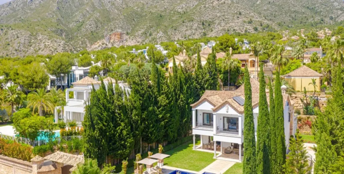 Краткосрочная аренда  отдельно стоящей виллы в Sierra Blanca 3