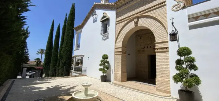 Short-term rent of detached villa in Sierra Blanca 3