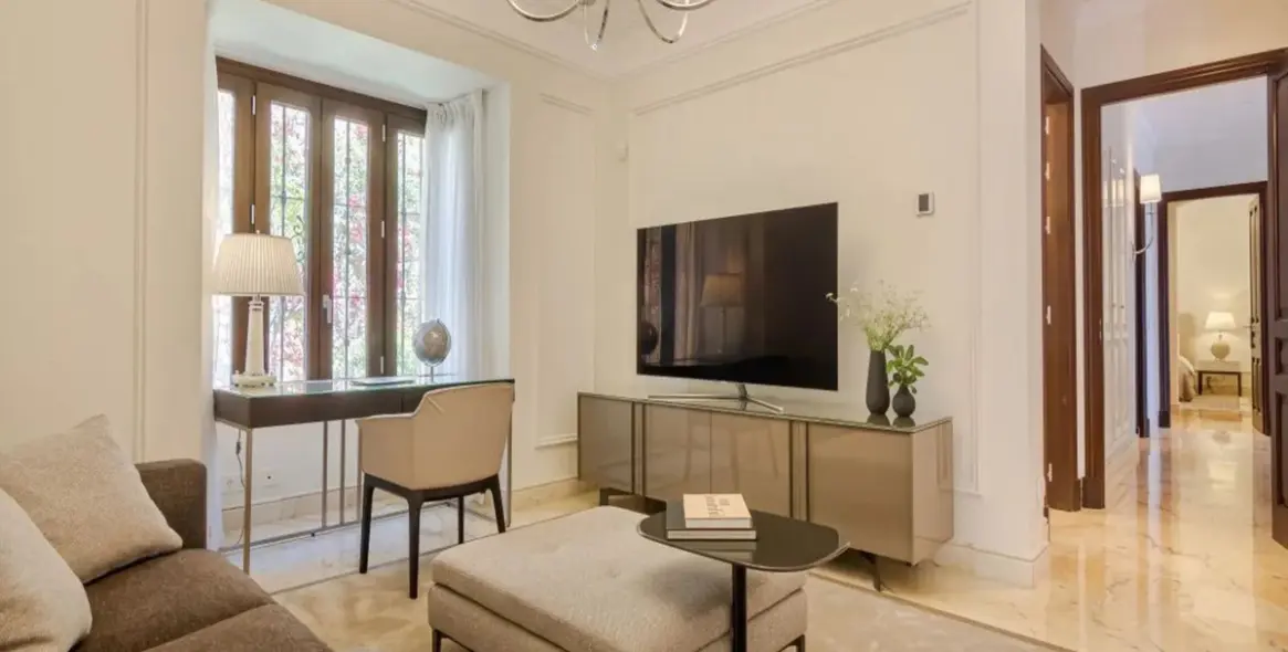 Краткосрочная аренда  отдельно стоящей виллы в Sierra Blanca 18