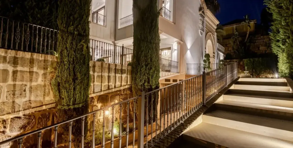 Краткосрочная аренда  отдельно стоящей виллы в Sierra Blanca 35