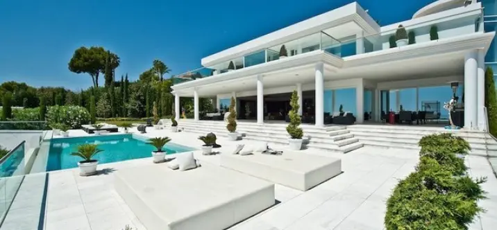 Alquiler a corto plazo de villa independiente en Marbella 0