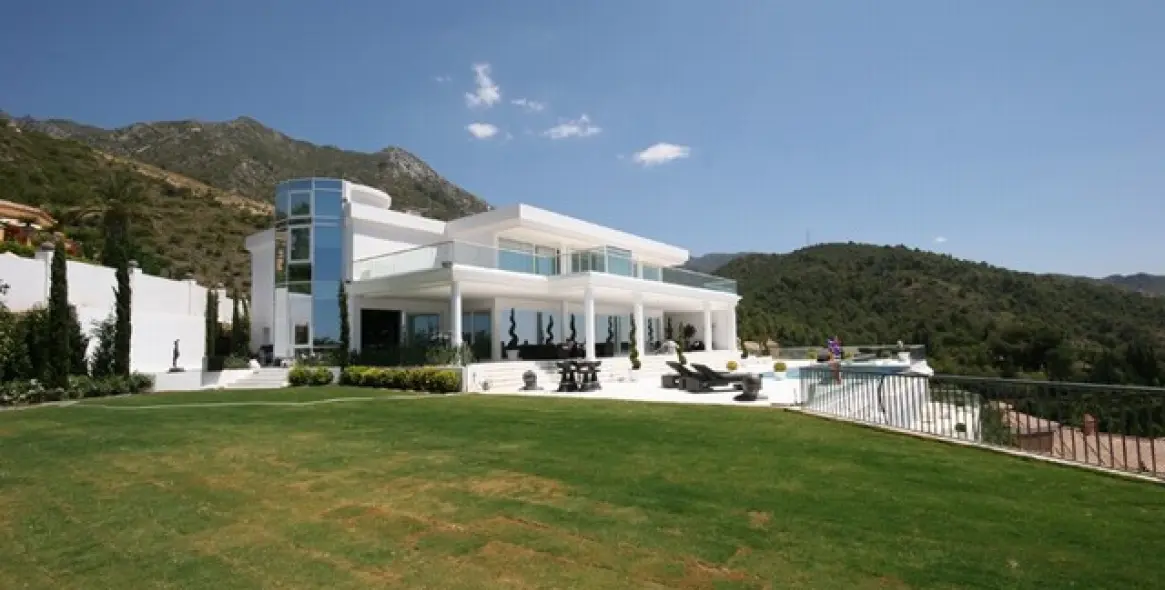 Short-term rent of detached villa in Marbella 2