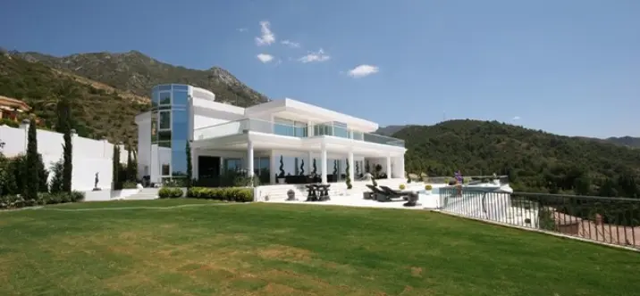 Alquiler a corto plazo de villa independiente en Marbella 1