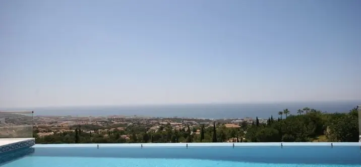 Alquiler a corto plazo de villa independiente en Marbella 2