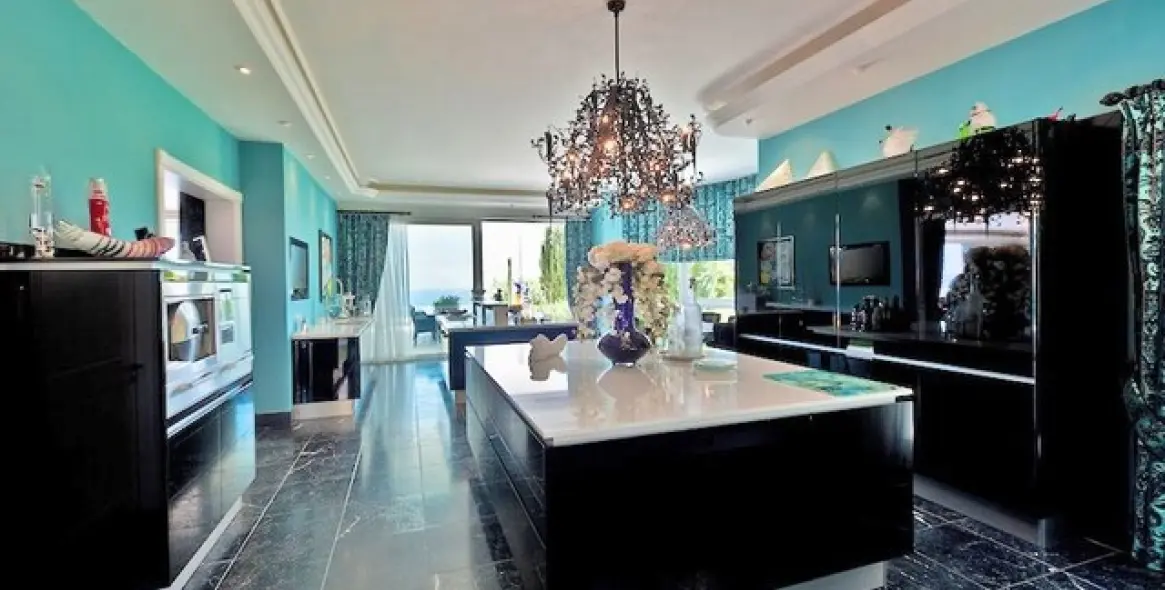 Short-term rent of detached villa in Marbella 8