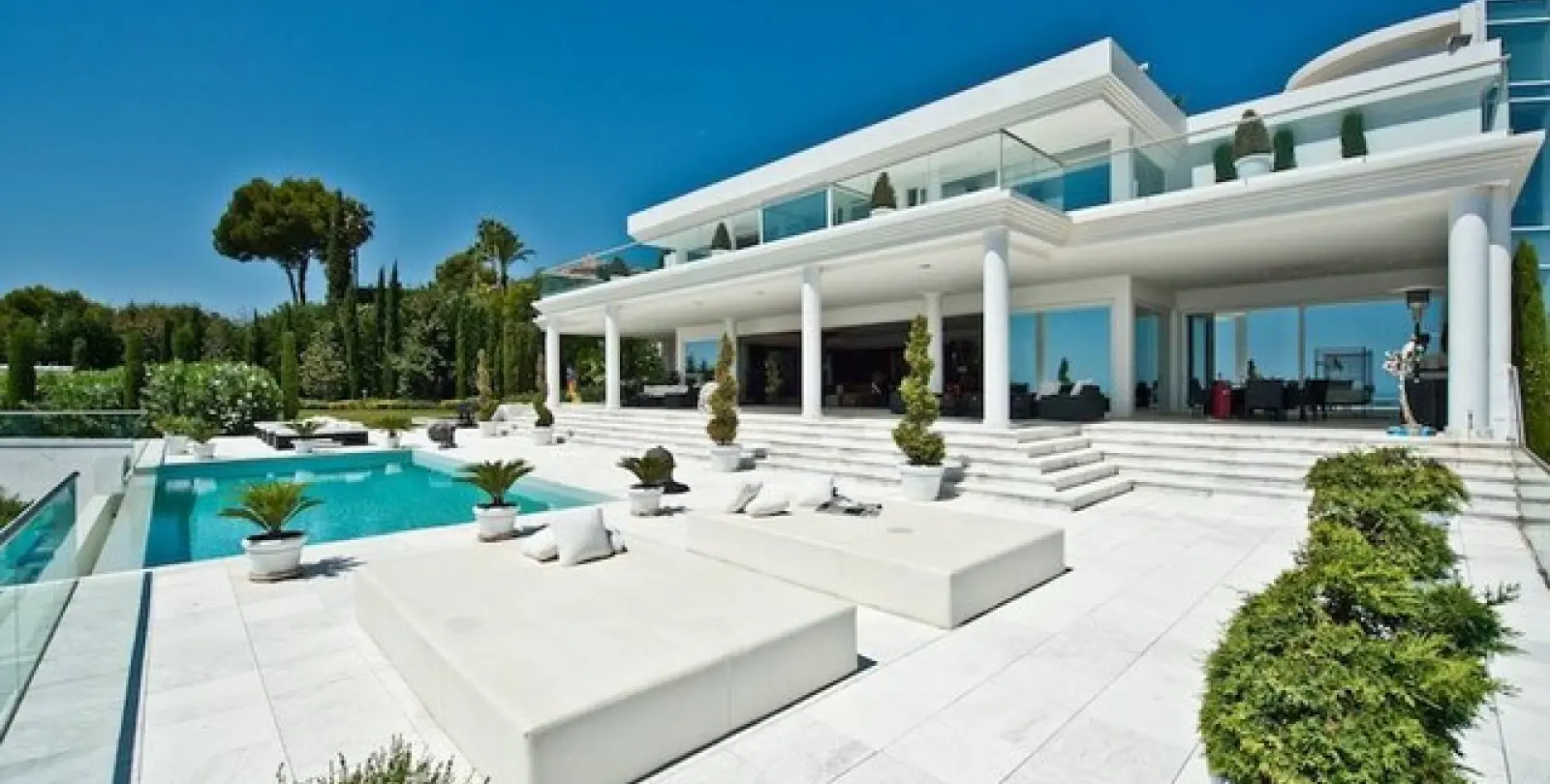 Short-term rent of detached villa in Marbella 1