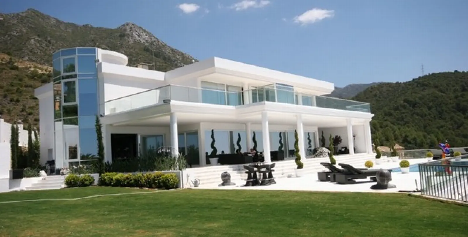 Short-term rent of detached villa in Marbella 6
