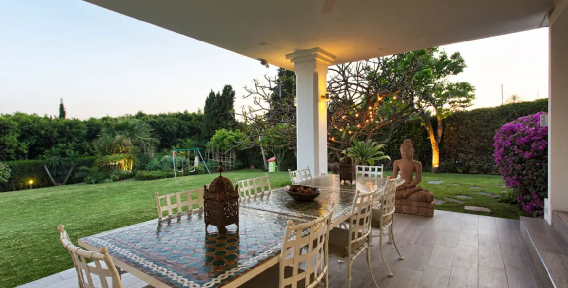 Short-term rent of detached villa in Nagüeles 18