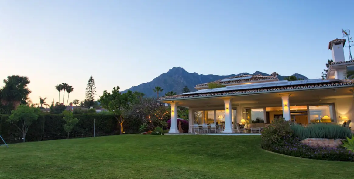 Short-term rent of detached villa in Nagüeles 19