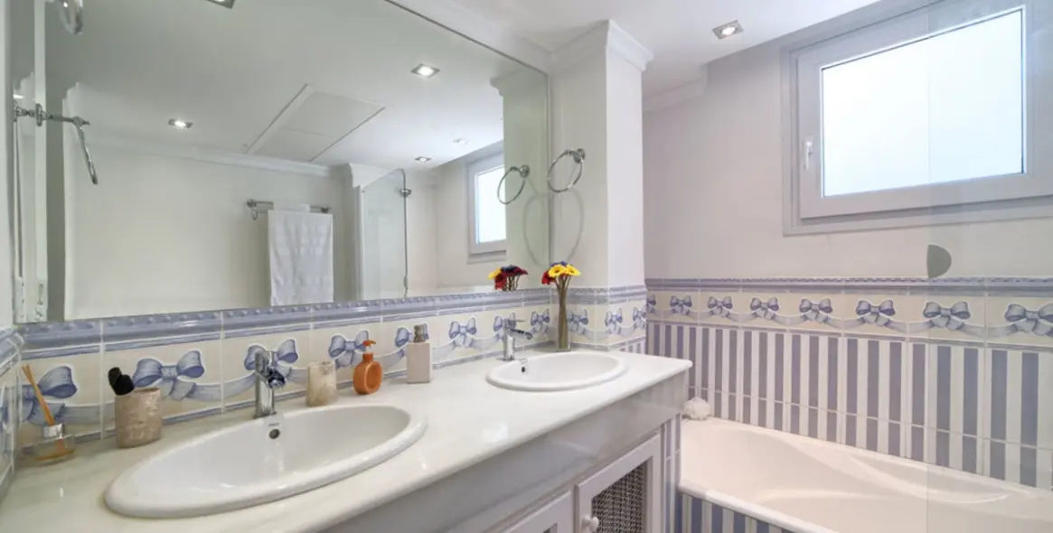 Short-term rent of detached villa in Nagüeles 27