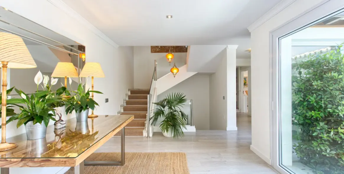 Short-term rent of detached villa in Nagüeles 31