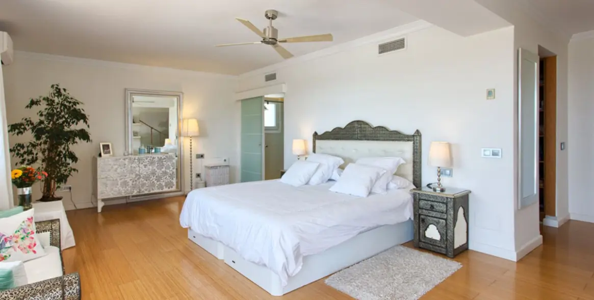 Short-term rent of detached villa in Nagüeles 38