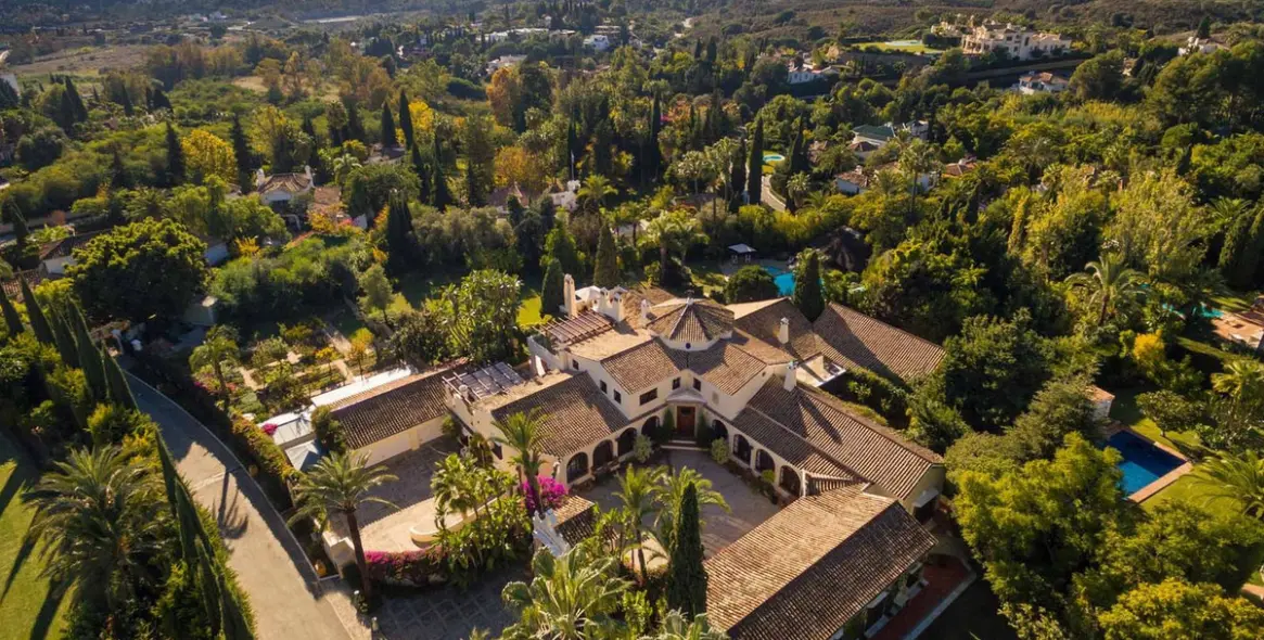 Short-term rent of detached villa in Sierra Blanca 1