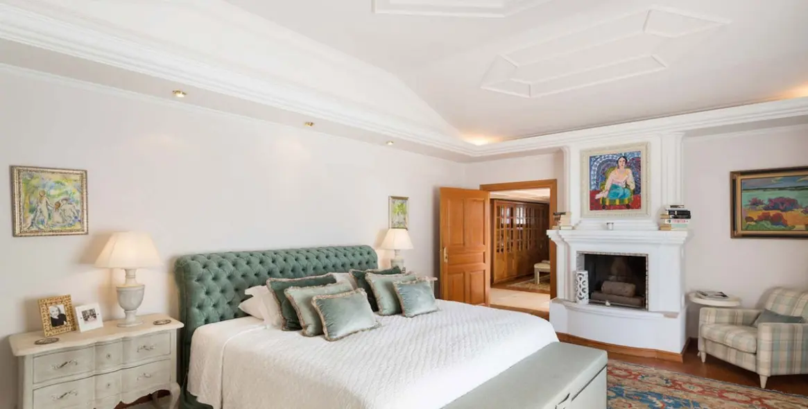 Short-term rent of detached villa in Sierra Blanca 12