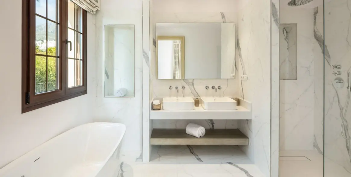 Short-term rent of detached villa in Sierra Blanca 15