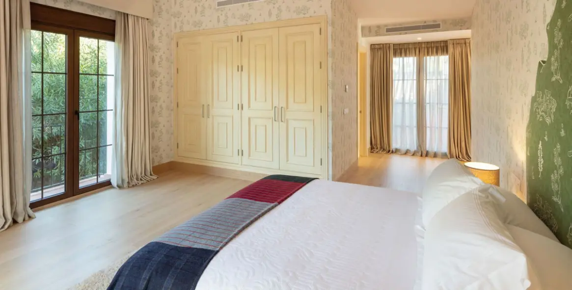 Short-term rent of detached villa in Sierra Blanca 18