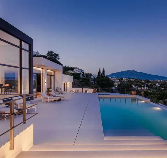 Short-term rent of detached villa in Benahavís