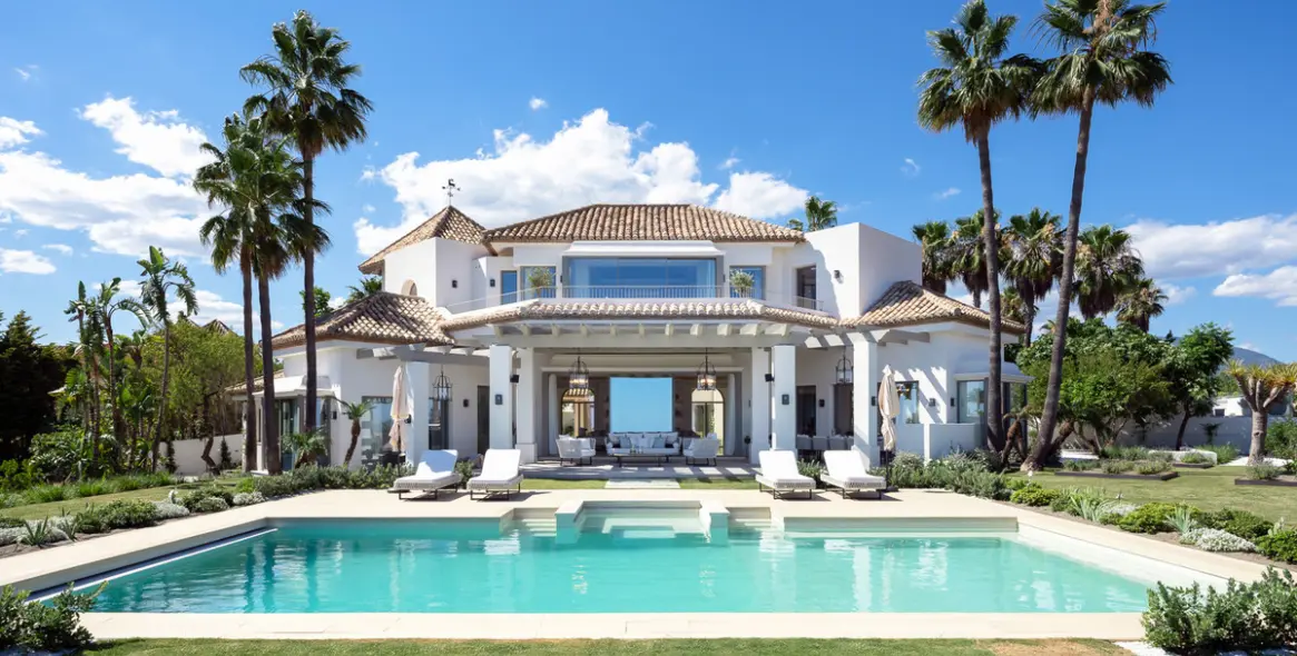 Long-term rent of detached villa in Monte Halcones 1