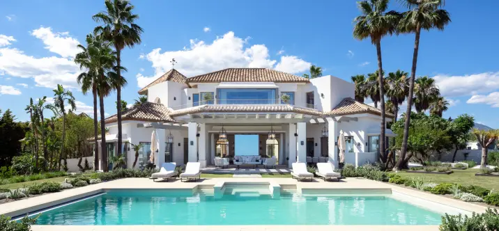 Long-term rent of detached villa in Monte Halcones 0