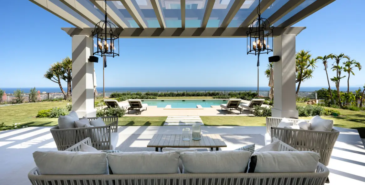 Long-term rent of detached villa in Monte Halcones 2