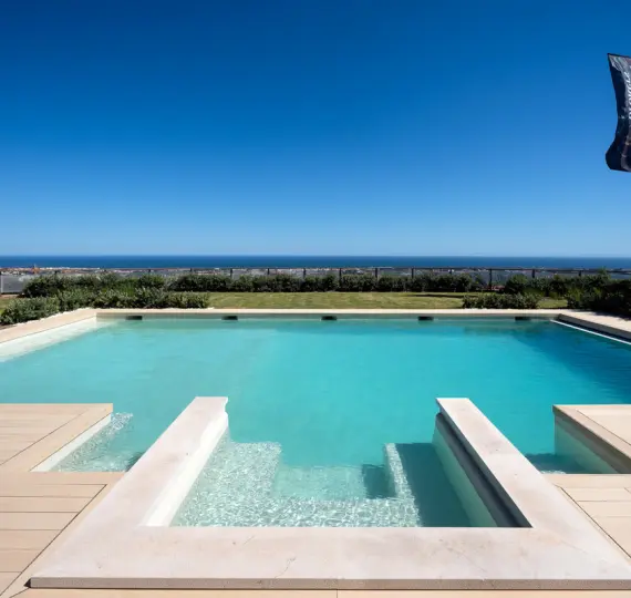 Long-term rent of detached villa in Monte Halcones