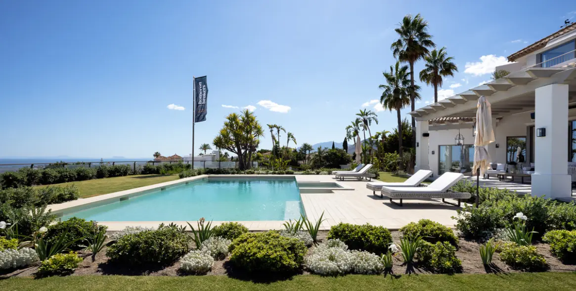 Long-term rent of detached villa in Monte Halcones 4