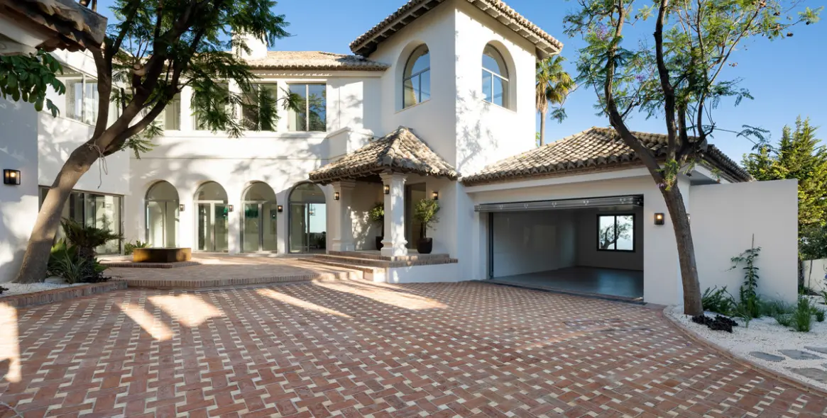 Long-term rent of detached villa in Monte Halcones 11