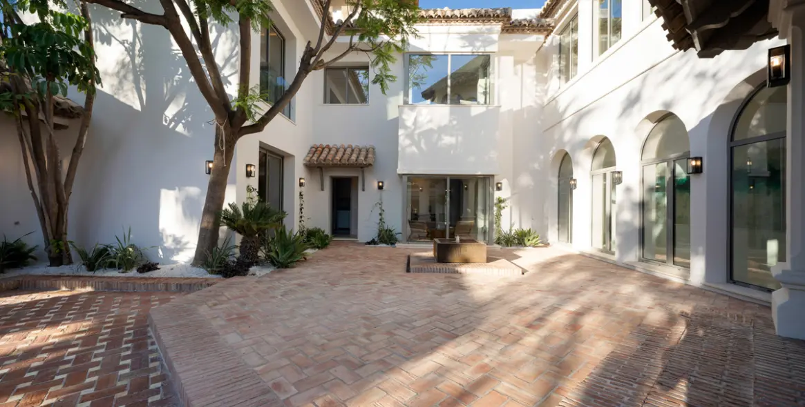 Long-term rent of detached villa in Monte Halcones 13