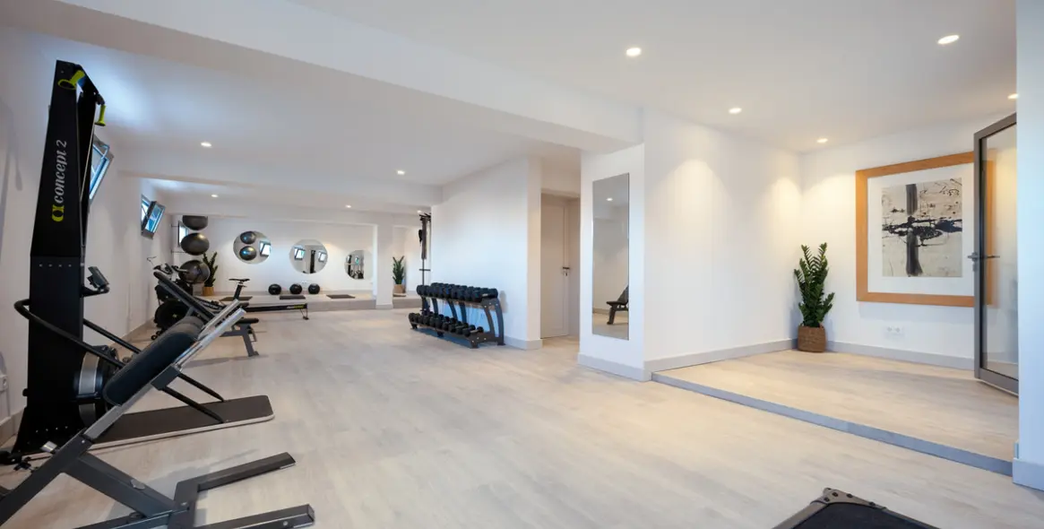 Long-term rent of detached villa in Monte Halcones 15