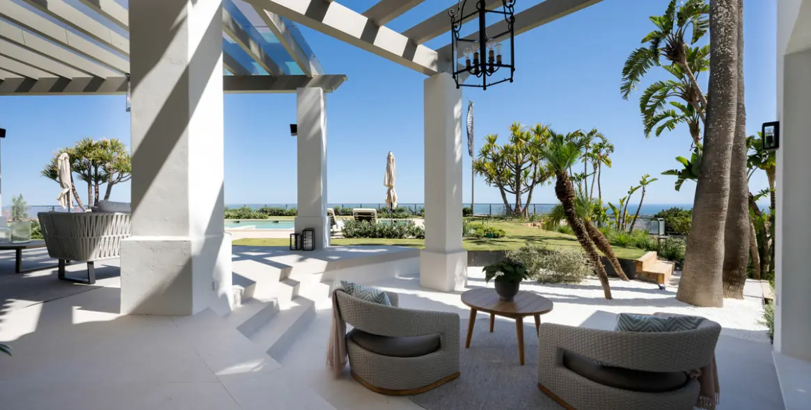 Long-term rent of detached villa in Monte Halcones 17