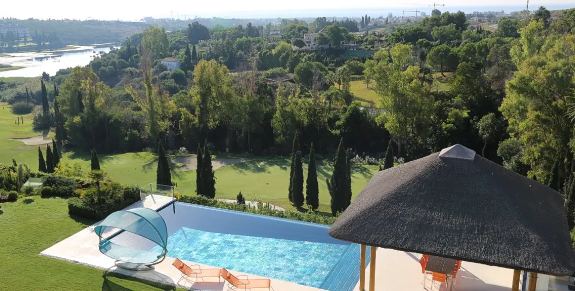 Short-term rent of detached villa in Los Flamingos 5