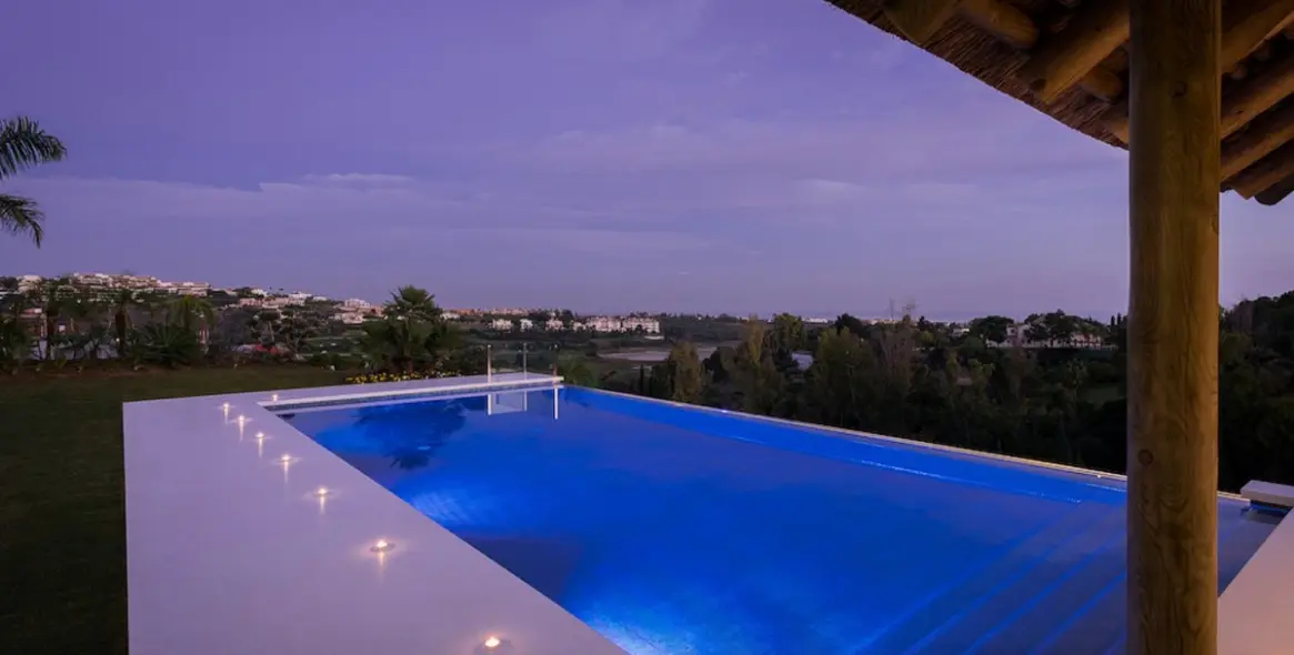 Short-term rent of detached villa in Los Flamingos 8
