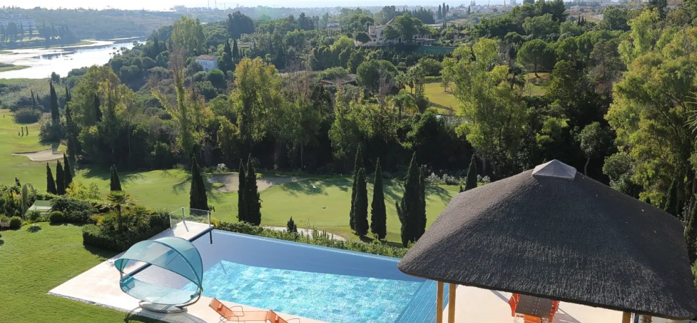 Short-term rent of detached villa in Los Flamingos 4