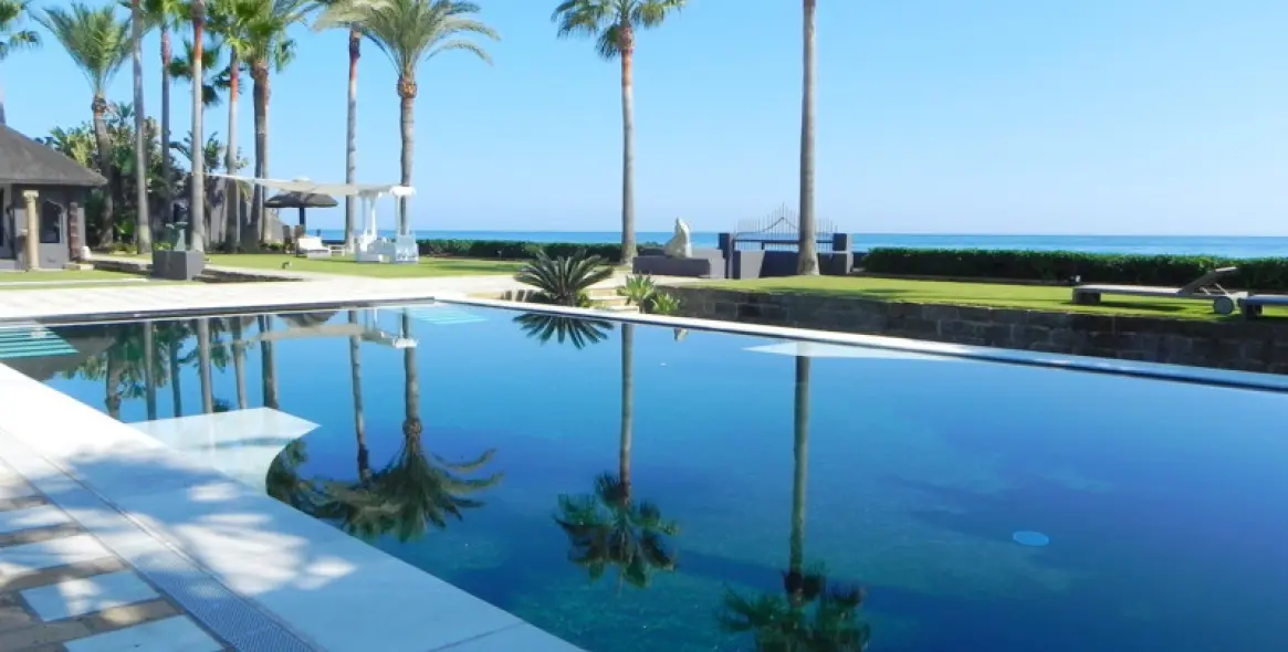 Краткосрочная аренда  отдельно стоящей виллы в Los Monteros 1