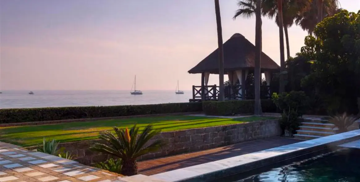 Краткосрочная аренда  отдельно стоящей виллы в Los Monteros 23