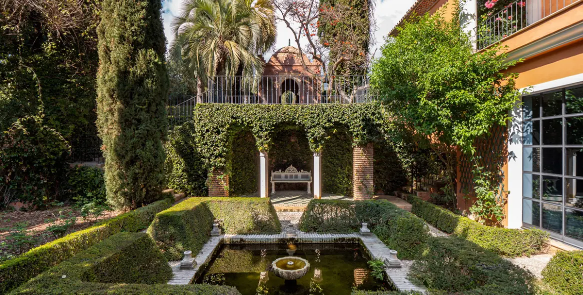 Short-term rent of detached villa in The Golden Mile 6