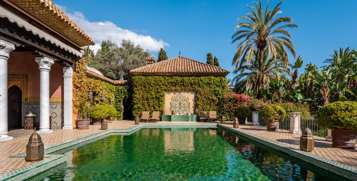 Short-term rent of detached villa in The Golden Mile 15