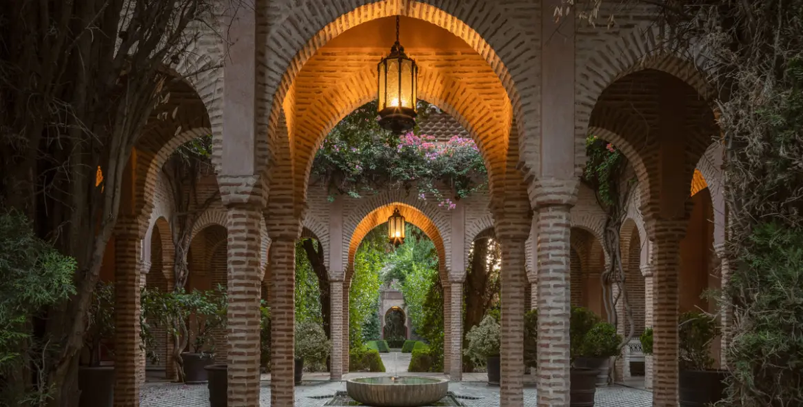 Short-term rent of detached villa in The Golden Mile 20